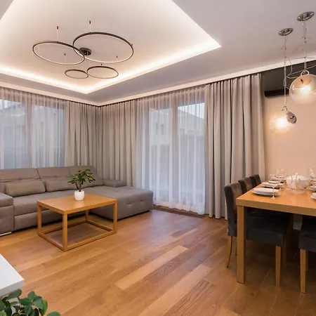 아파트 Old Town Luxury *