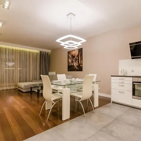 Old Town Luxury Apartment